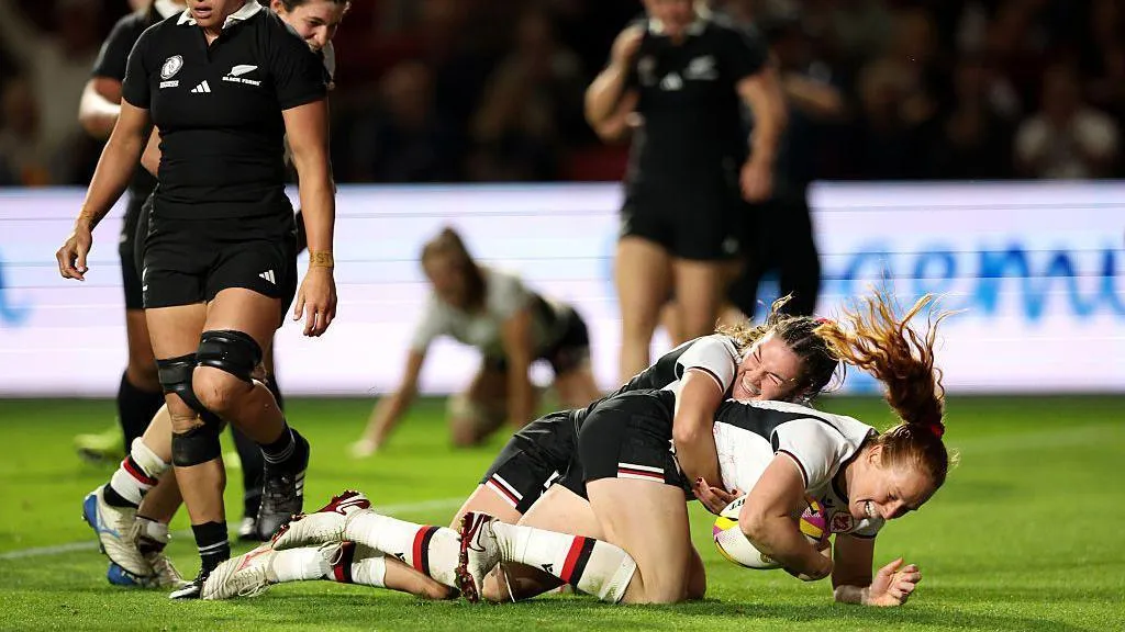 Incredible North American squad trounce the Black Ferns to qualify for championship match