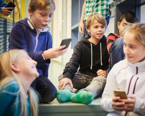 The Scandinavian nation to Implement National Smartphone Ban in Classrooms
