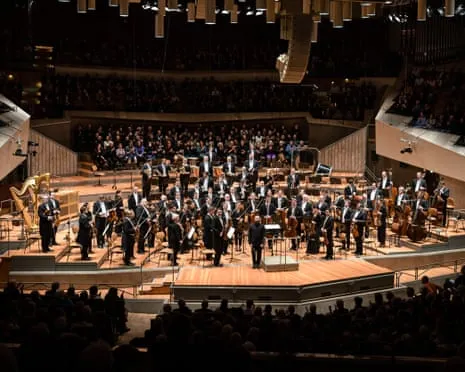 Composer Schoenberg: Concerto for Violin, Transfigured Night, Die Jakobsleiter Album Review – A Compelling and Notable Compilation