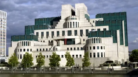 MI6 Introduces Deep Web Platform to Attract Intelligence Sources in Russia