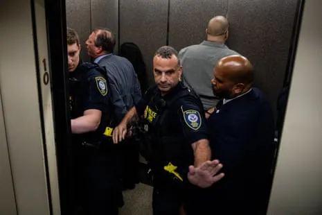 NY Officials Detained After Preventing Ice Entry to Government Complex